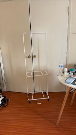 White small hanger rollable
