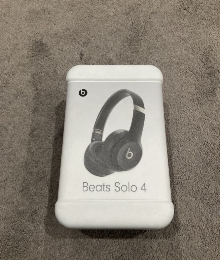 Beats Solo 4 Wireless Headphones Brand New in the Box