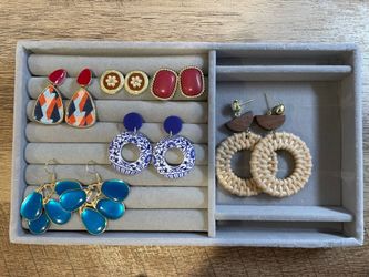 Earrings!! $6