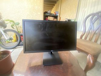 LG monitor doesnt come with cords