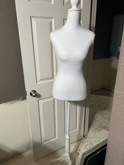 Dress foam manniquin