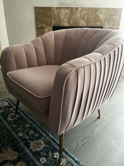 Pink blush accent chair