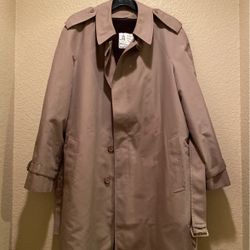 Men's London Fog Trenchcoat w/belt - Size 40 Long - Ocl