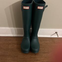 Hunter Women’s Wellington Rain Boots 