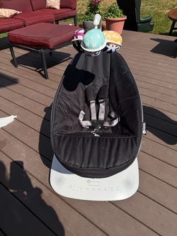 4moms MamaRoo Baby Swing Model 1046 – Like New – Used Twice