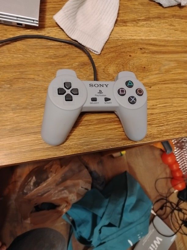 Play Station Controller 