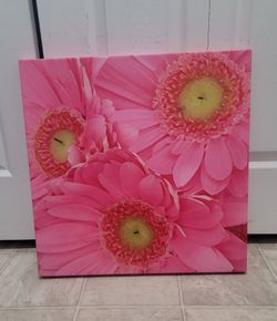 beautiful 20 by 20 inch wall art. (MUST SELL TODAY)