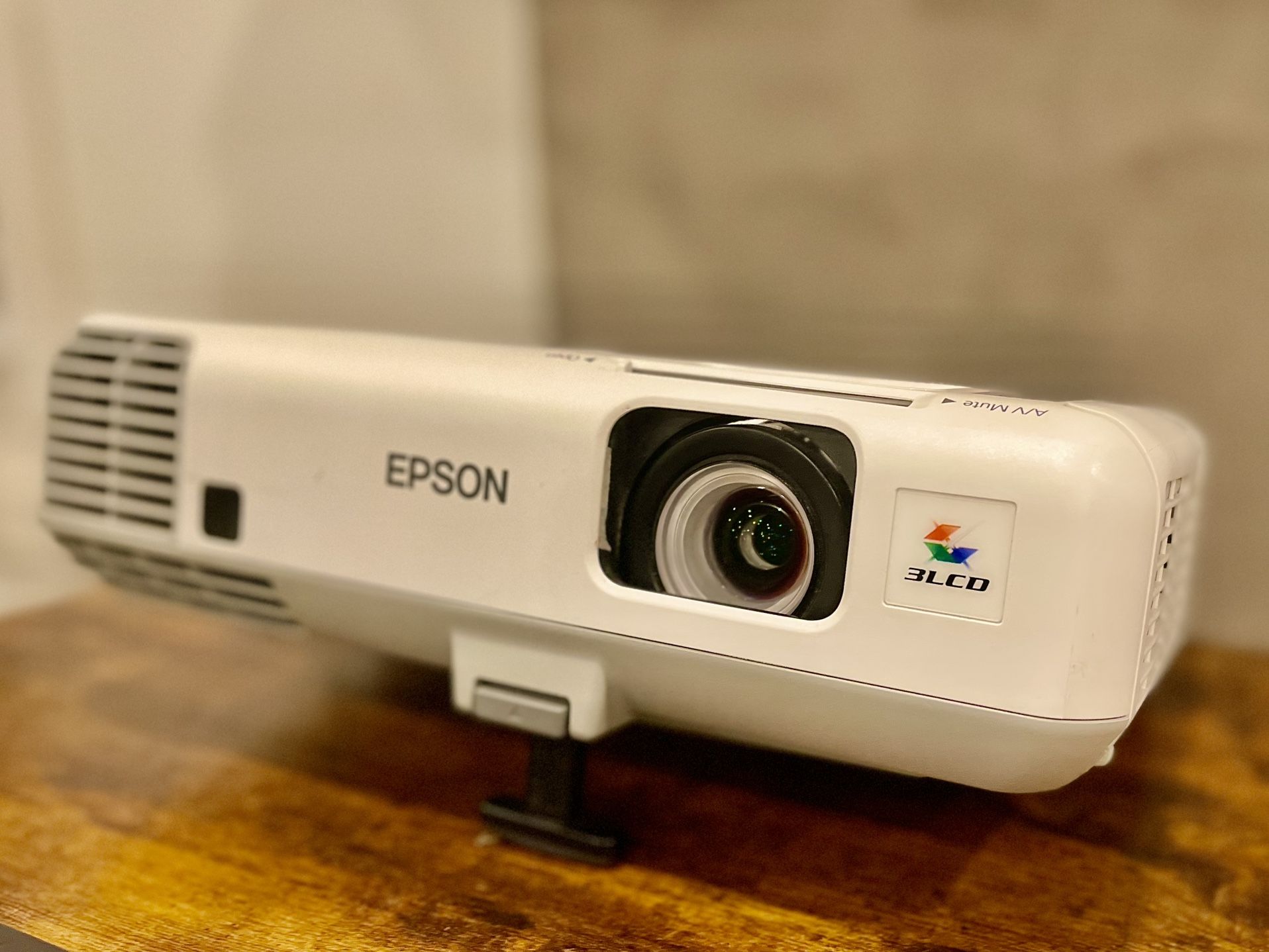 Epson Power Lite 905 projector