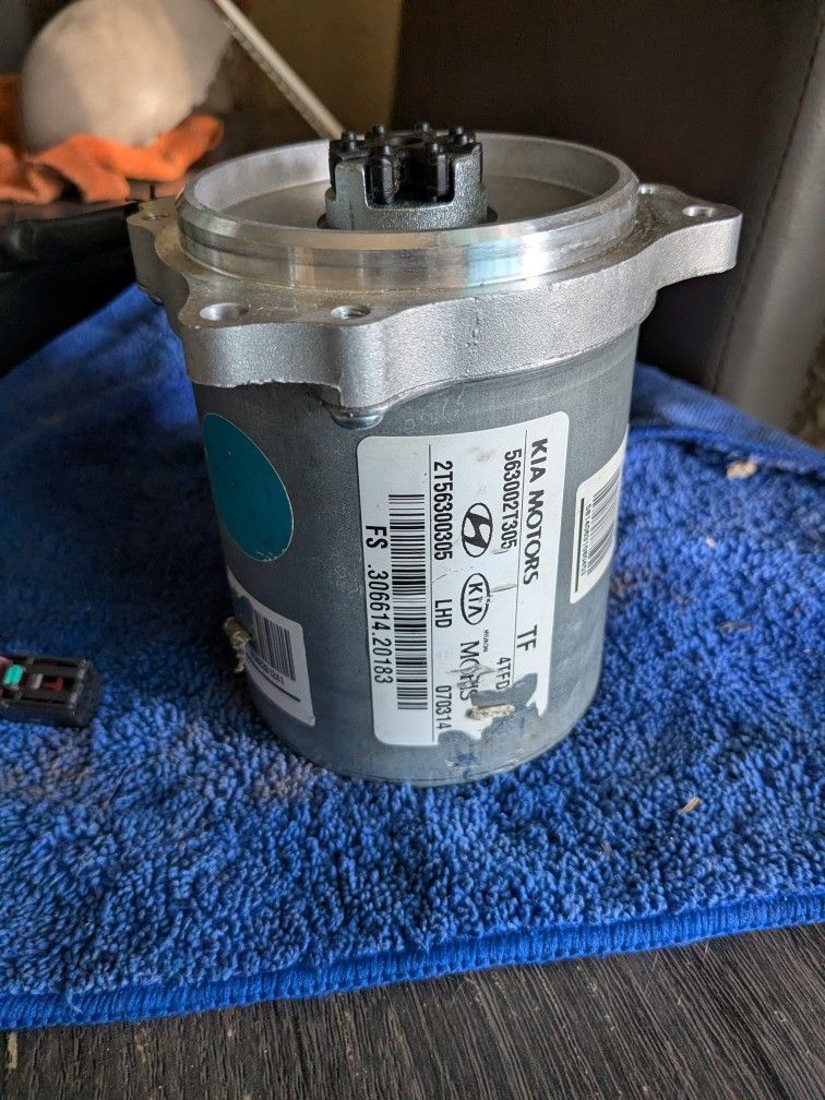 OEM Power Steering Motor KIA Optima 2015 Serie 563002T305