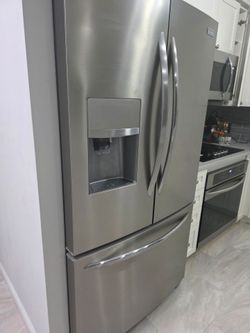 Frigidaire Refrigerator ($499)