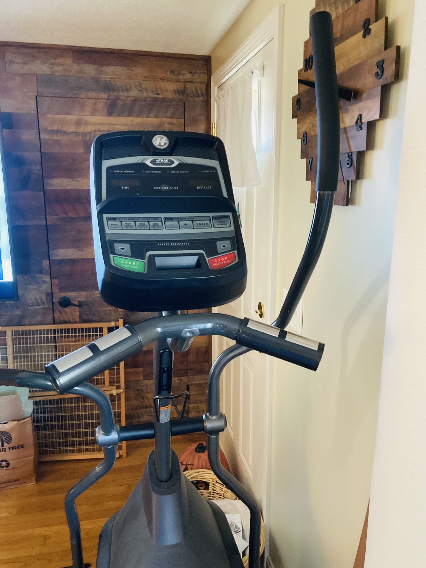 ELLIPTICAL EXERCISE MACHINE