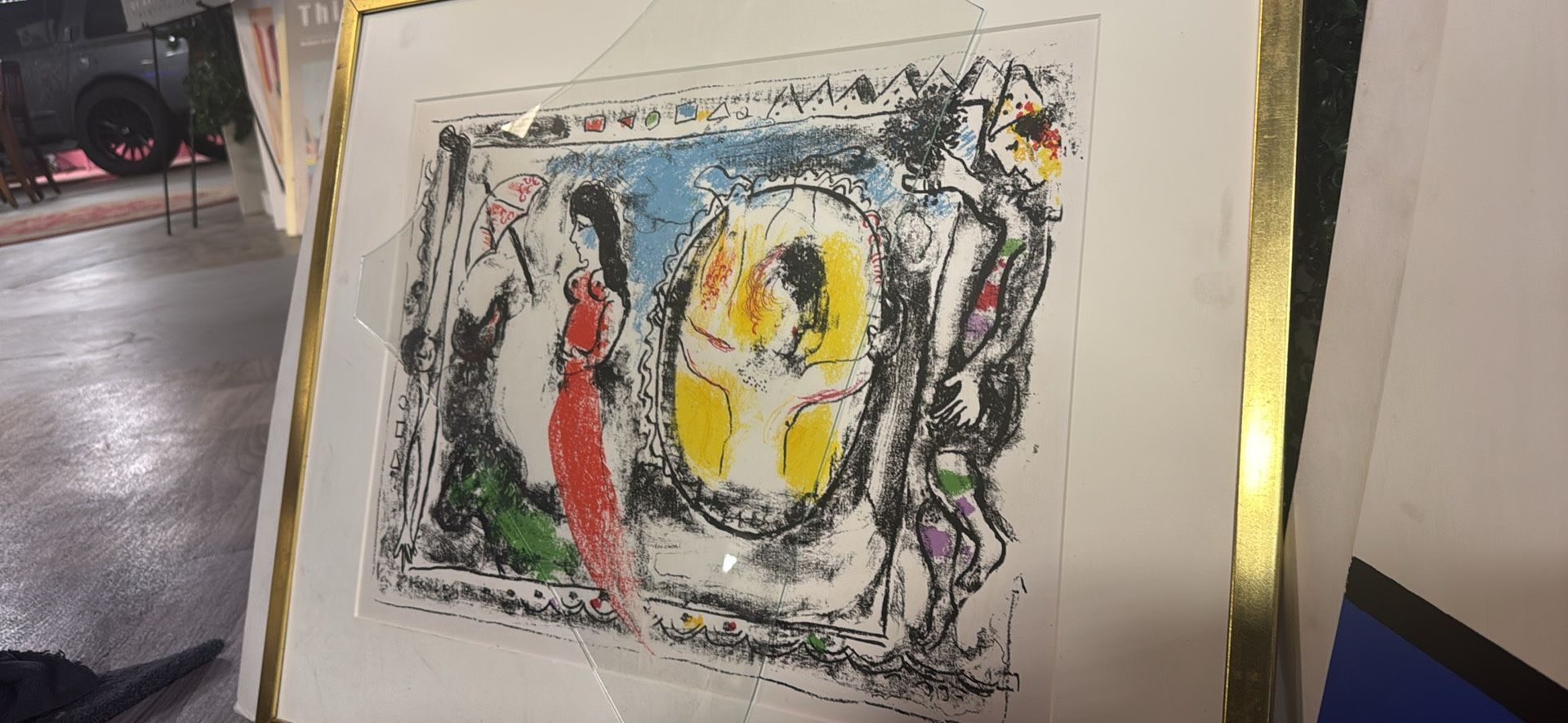 Femme Avec Parapluie From Derriere Le Miroir