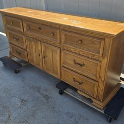 Stanley's  Furniture Collection 9-Drawer Maple Dresser Mirror