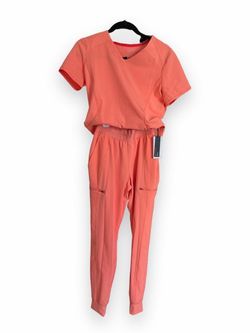 Coral scrubs set with pockets size xs