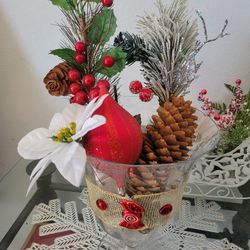 Christmas Centerpiece With Vintage Hanging Ornament 