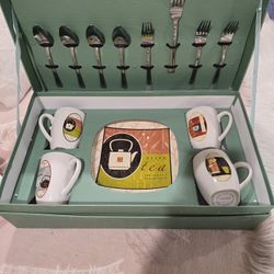 Sale💥New!  16 Piece Entertainment Set- 4 Stoneware Desswert Plates, 4 Stoneware Mugs, 4 Stainless Steel Dessert Spoons, and 4 Stainless Steel Dessert