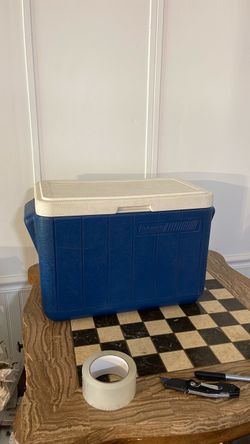 Vintage 5277 Coleman Blue Hard-Side Cooler