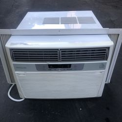 Very Good Condition Frigidaire Air Conditioner 