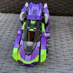 Este es un juguete transformable VTech Switch & Go Dragon Roadhog