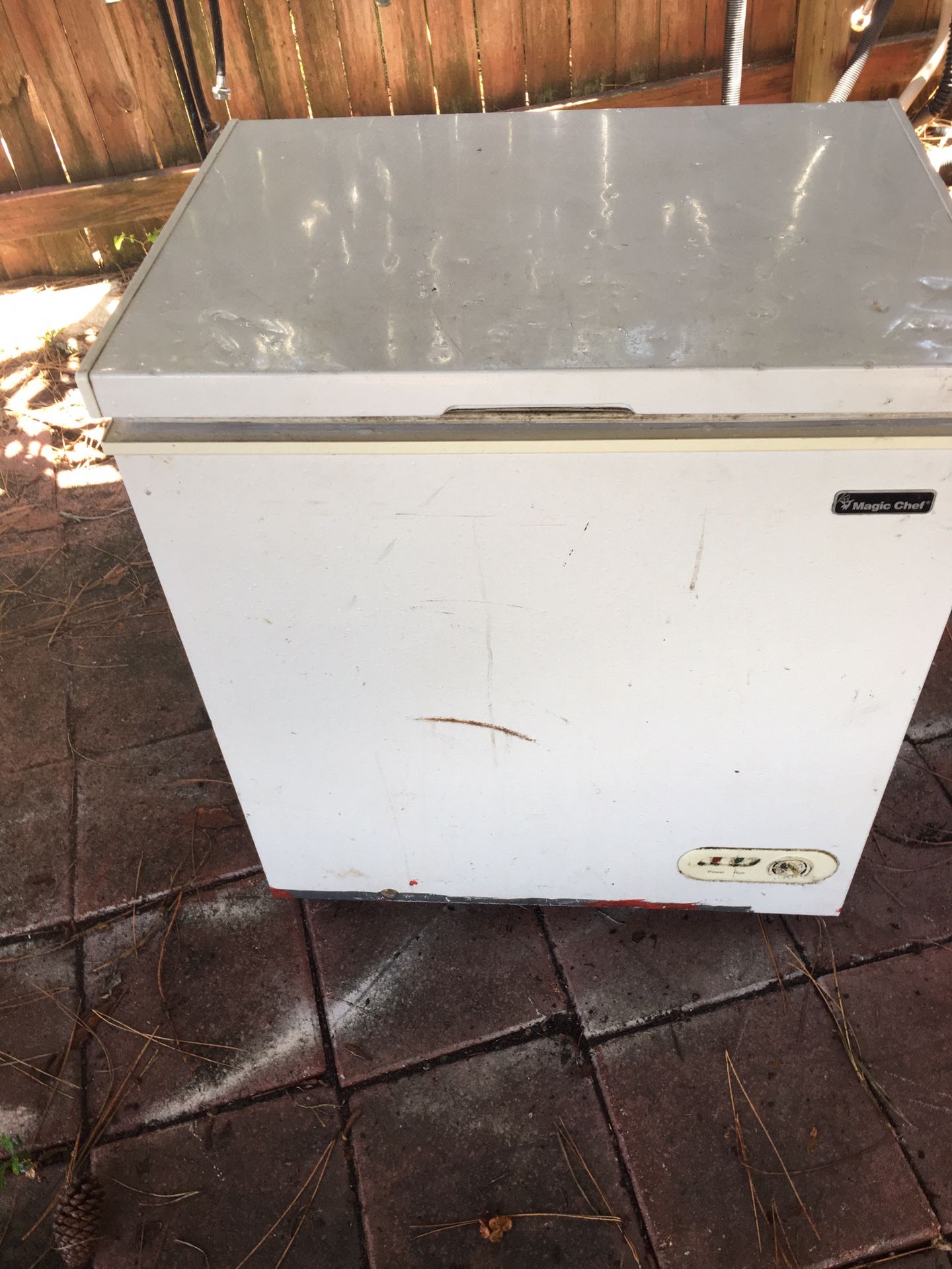 MAGIC CHEF MINI DEEP FREEZER WORKS PERFECT
