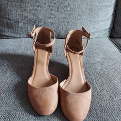 Tan Wedge Pumps Size 7