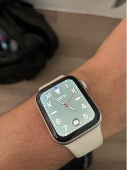 Apple Watch SE Gen 3 And Black Cover Set
