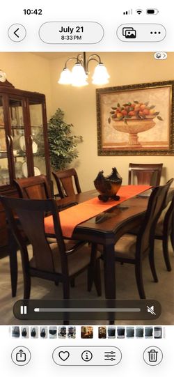 Juego  de comedor con repisa incluida,sillas