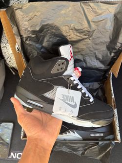 Size 10 Jordan 5 metallic