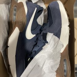 MEN'S 11 NIKE AIR MAX EXCEE Shows