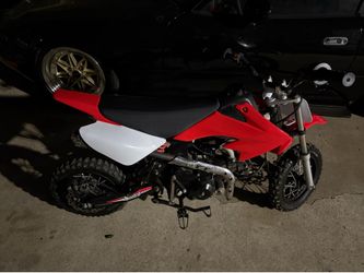 Pit bike