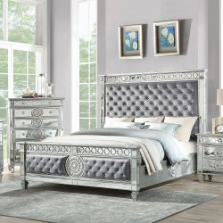 5pc Grey Tufted Queen Bed Set