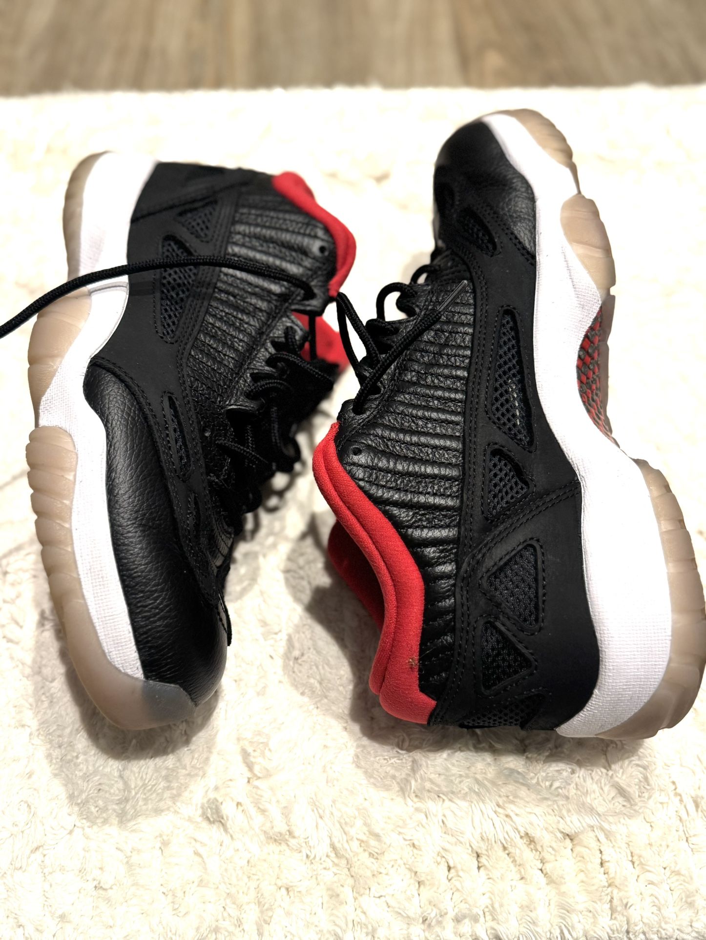 Air Jordan 11 Retro Low IE 'Bred'