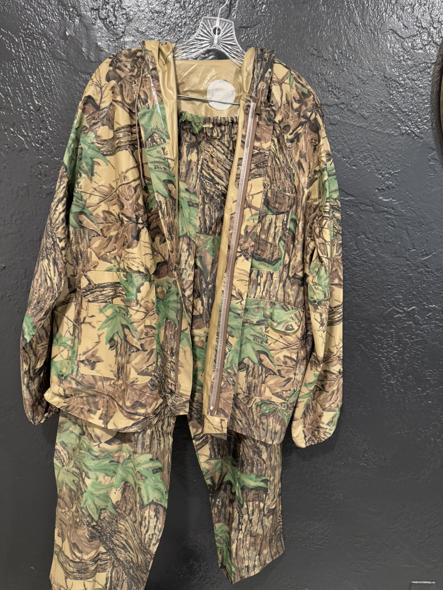 100% Polyvinyl Chloride Camo Rain Suit SZ L
