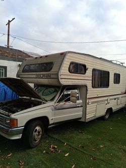 VENDO TRAILA TOYOTA DOLPHIN 198