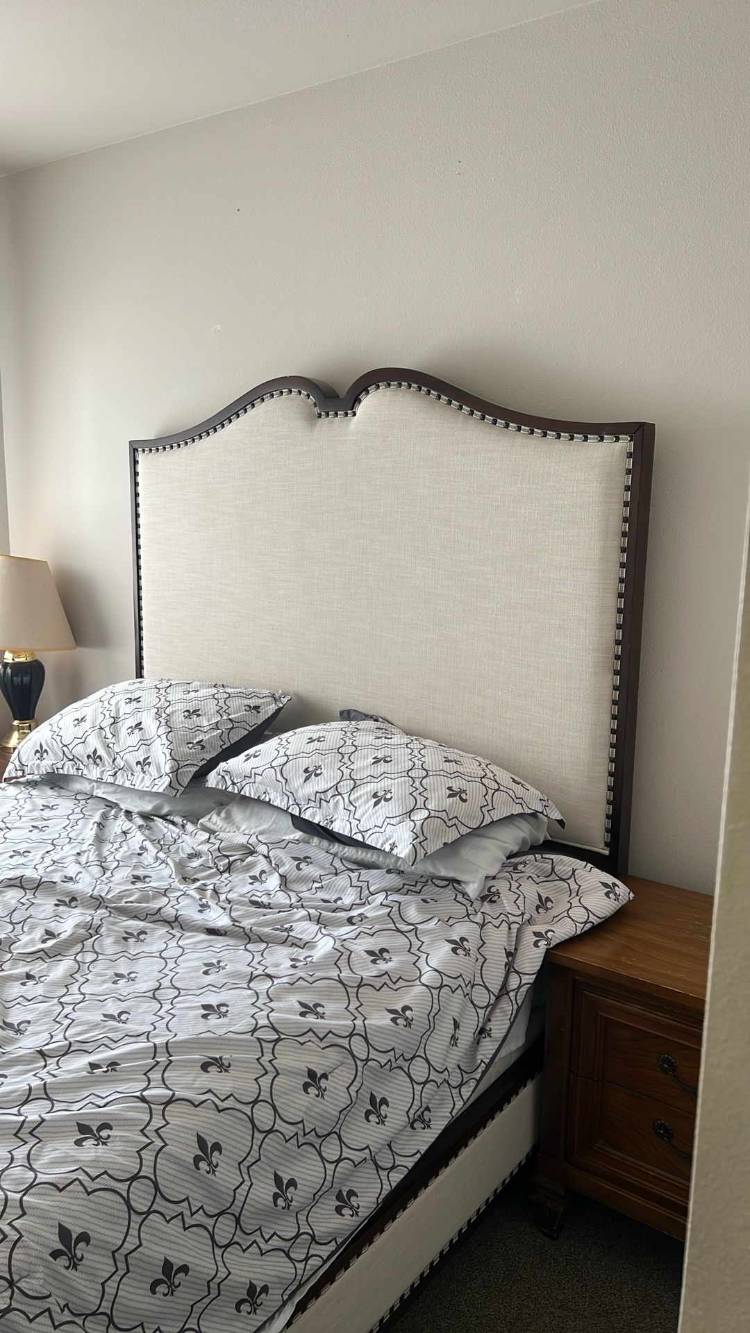 Bed Frame From Bassett Furniture Store $500