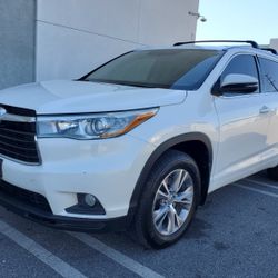 2015 Toyota Highlander XLE AWD Clean Title Like New 
