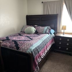 Queen bedroom set