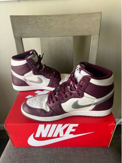 Nike Air Jordan 1 Retro High OG 'Burgundy' sneakers with white and maroon mens 15