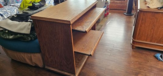 Computer desk