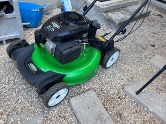 Self propelled lawnmower