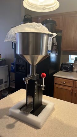 Sumeve Manual Filling Machine 5-55mL bottle filler