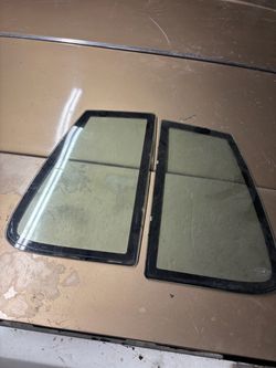 Cutlass rear quarter glass