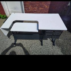 Ready Eclipse Hobby Center Craft Table Sturdy Computer Desk with Drawers in Black/White, 13362. over 150$