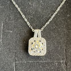 Certified Mossanite Pendant 