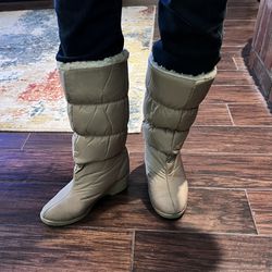 Women’s/Teens Size 5-1/2 Rain/Snow Boots 