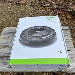 Roomba Robot Looks Great Works Great Cleaned & Serviced $58 OBO!