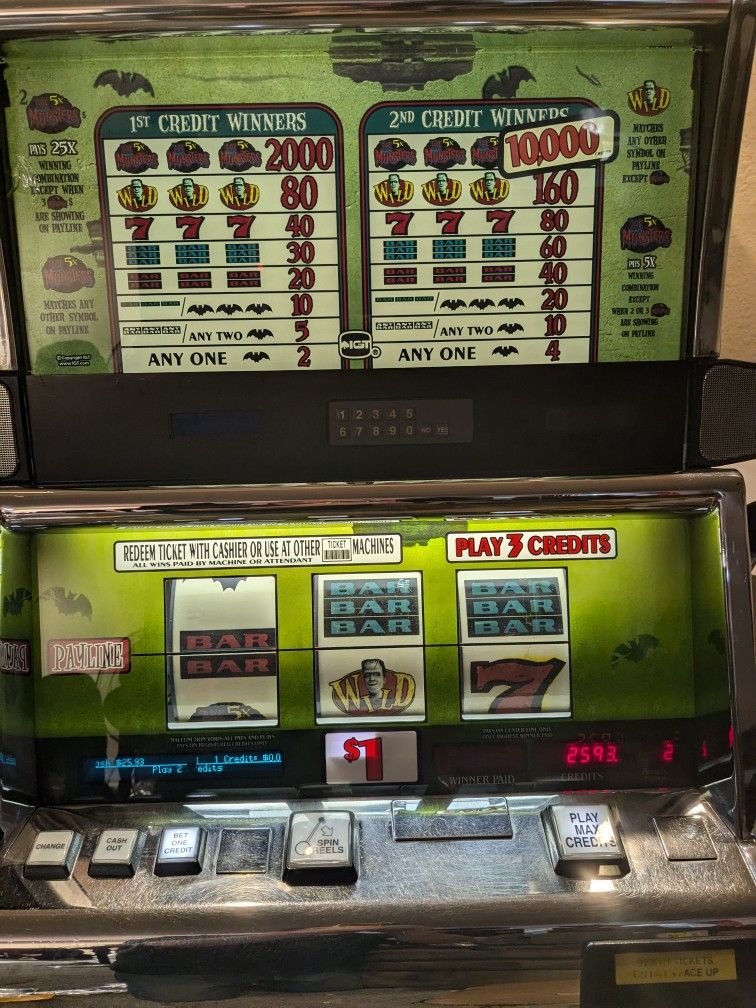 IGT The Munsters Slot Machine