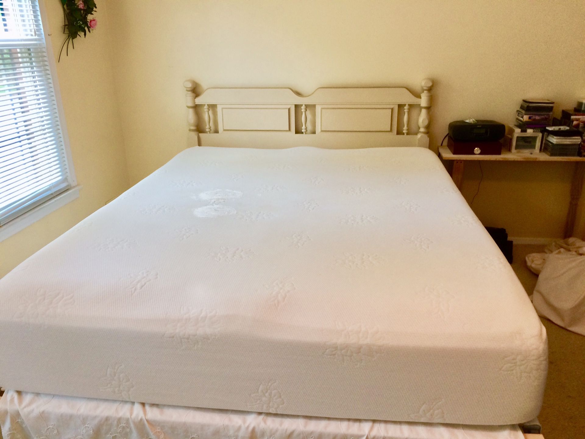 Memory foam mattress size queen