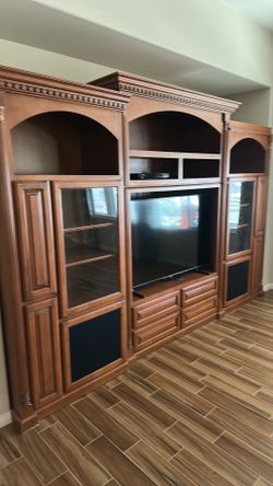 Free Tv entertainment center