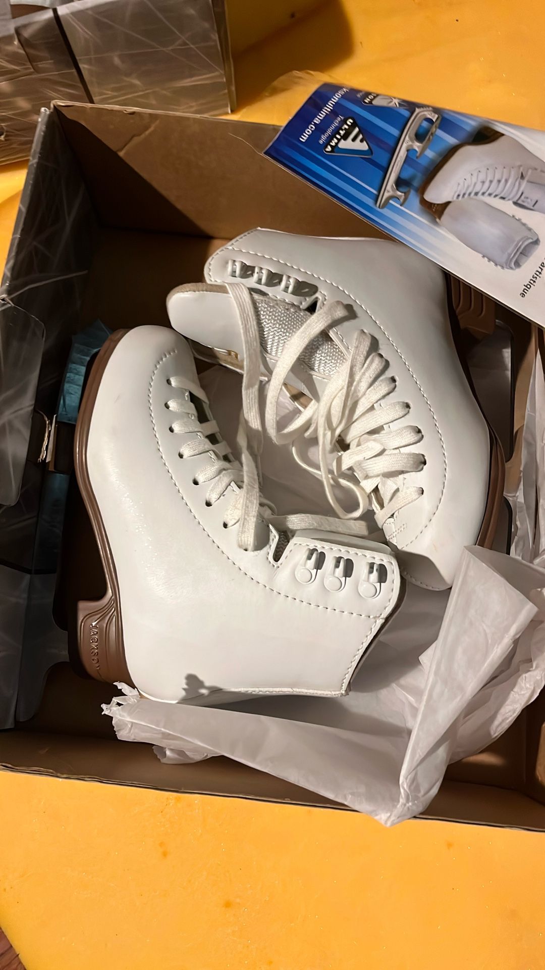Ice skates New